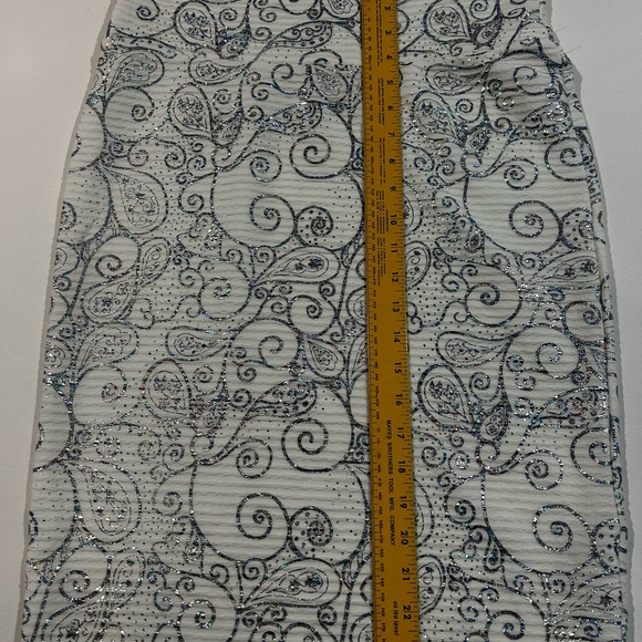 LuLaRoe Elegant Silver Patterned Women's Cassie Pencil Skirt - Picture 4 of 7